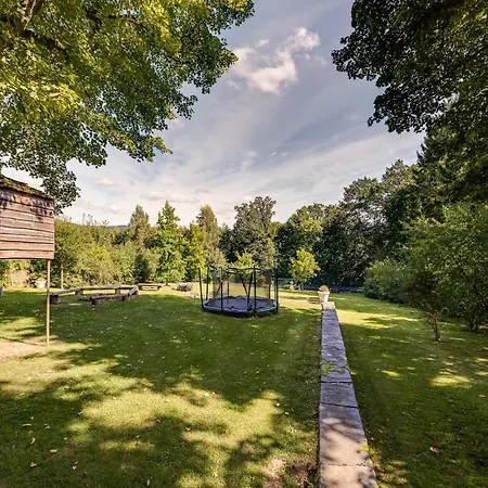 Domaine Des Officiers Oda ve Kahvaltı Vielsalm